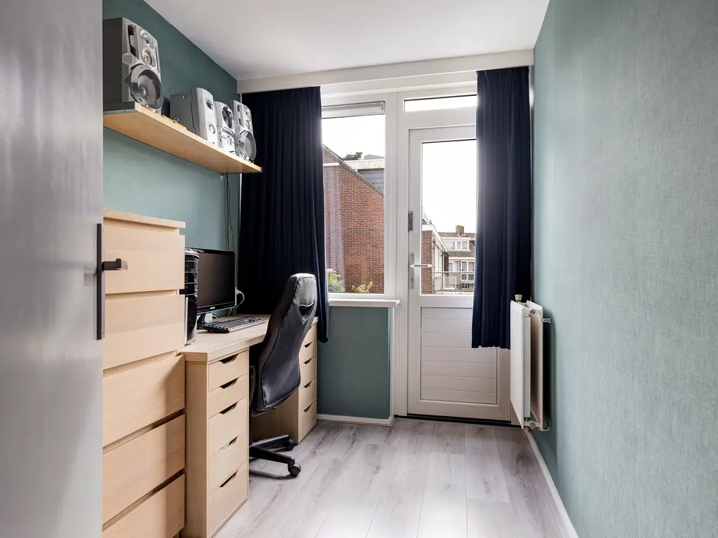 Zwaluwenlaan 52, RHOON