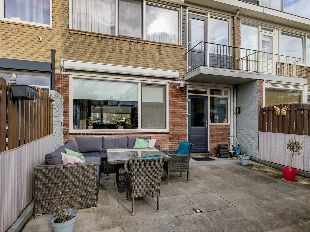 Zwaluwenlaan 52, RHOON