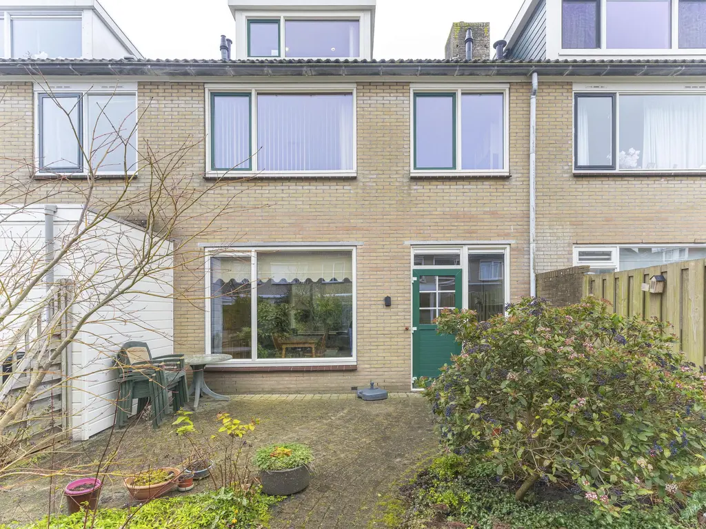 Bessegaard 15, ZWAAG