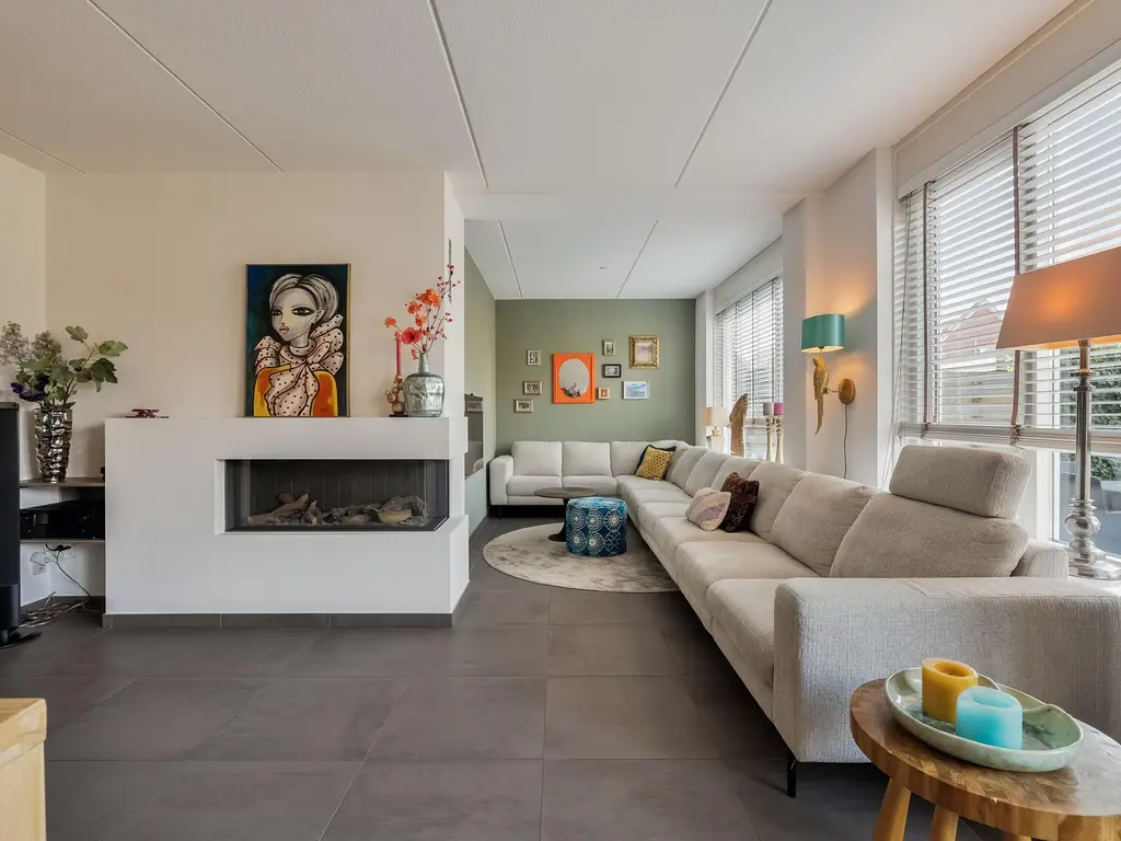 Zilvergloed 13, RHOON