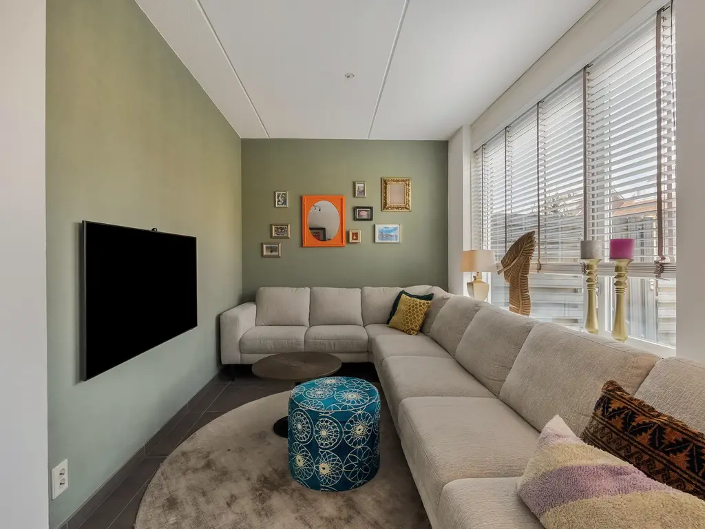 Zilvergloed 13, RHOON