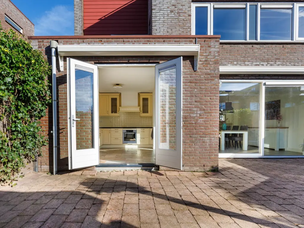 Simon van Ooststroomhof 51, Oegstgeest