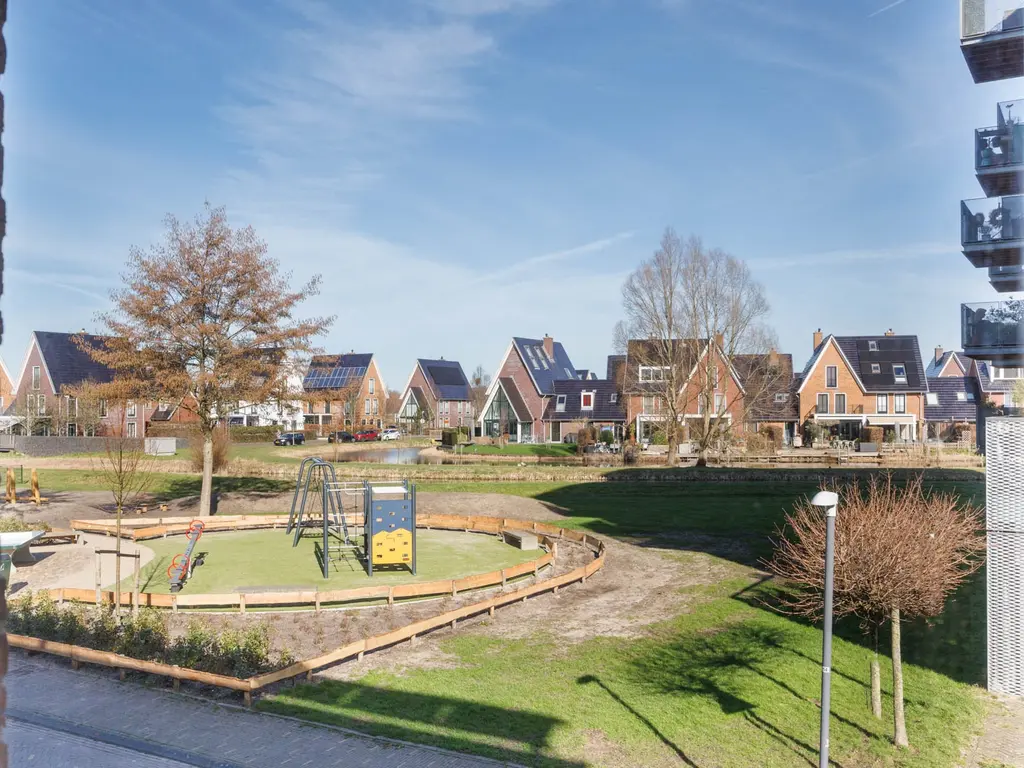Simon van Ooststroomhof 51, Oegstgeest