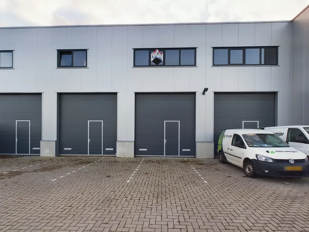 Volta 8 35, Middelharnis