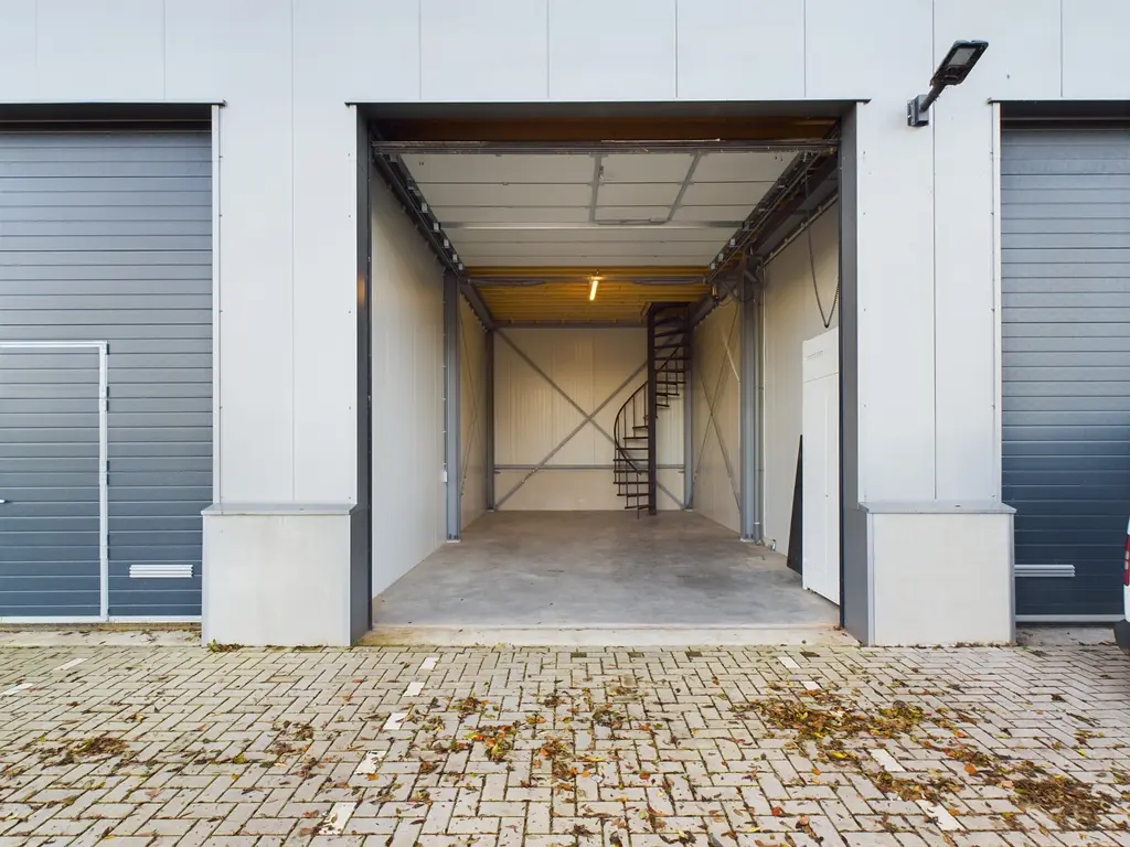 Volta 8 35, Middelharnis