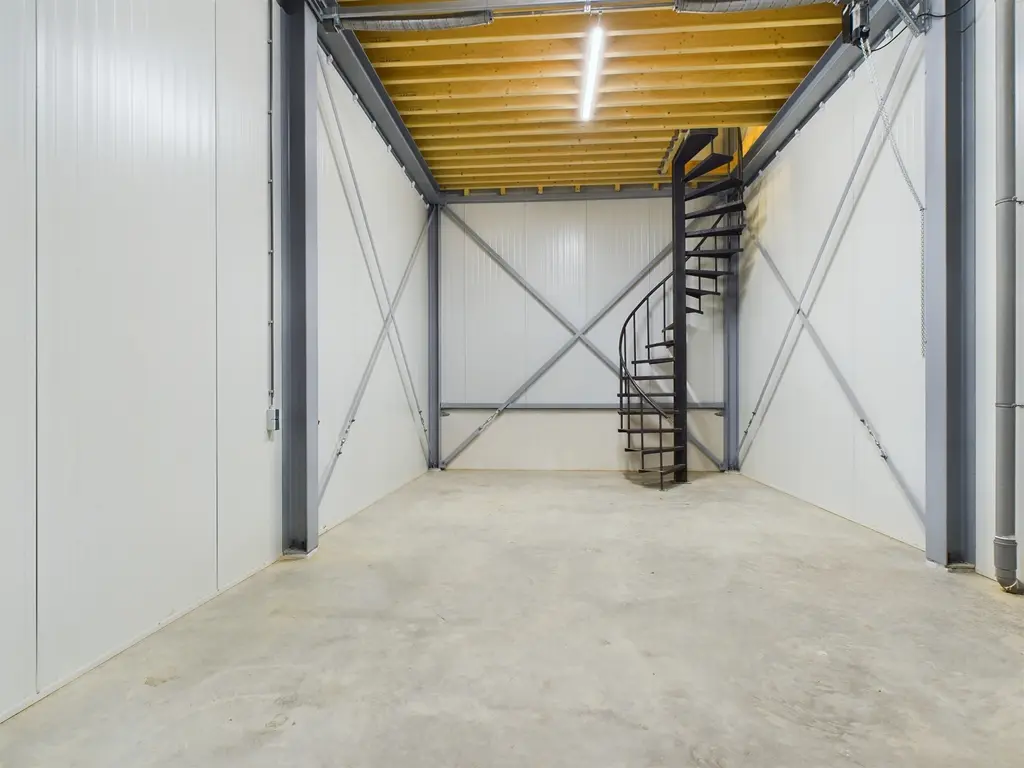 Volta 8 35, Middelharnis