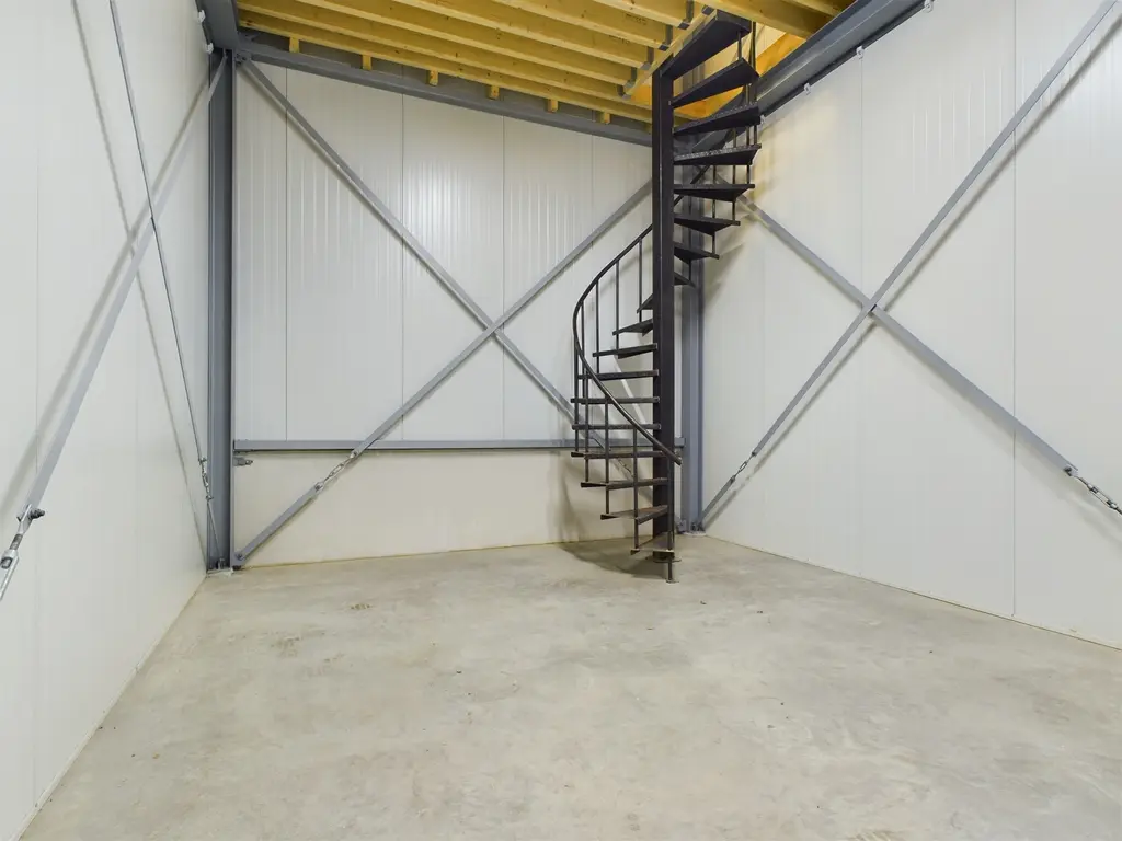 Volta 8 35, Middelharnis