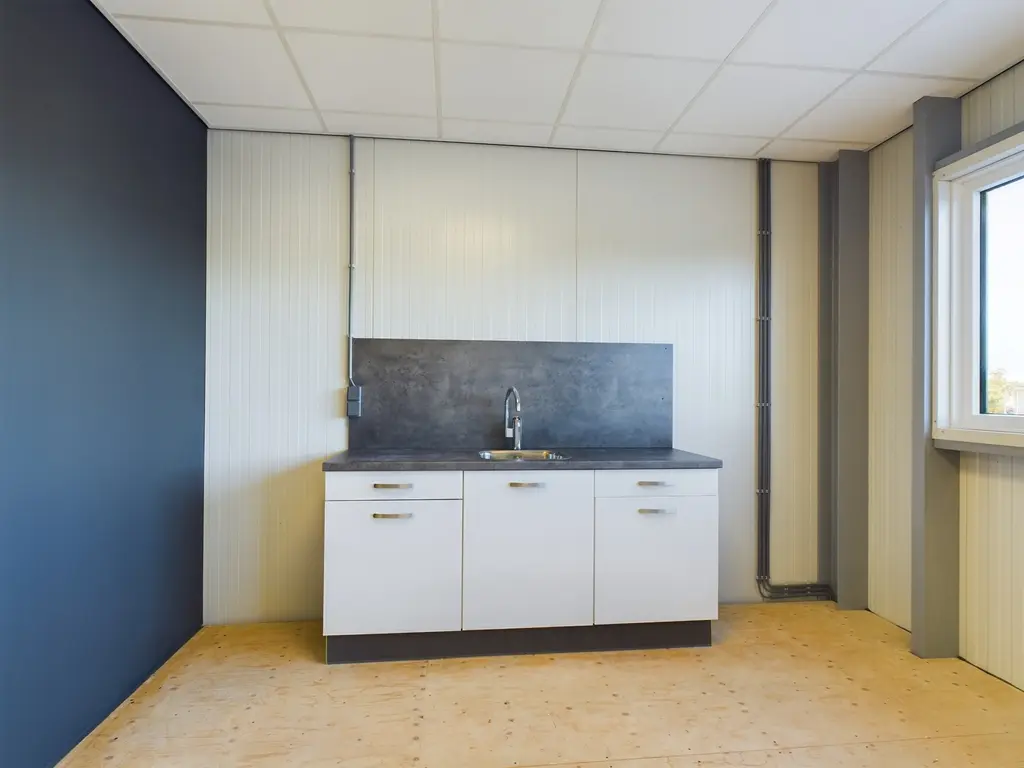 Volta 8 35, Middelharnis