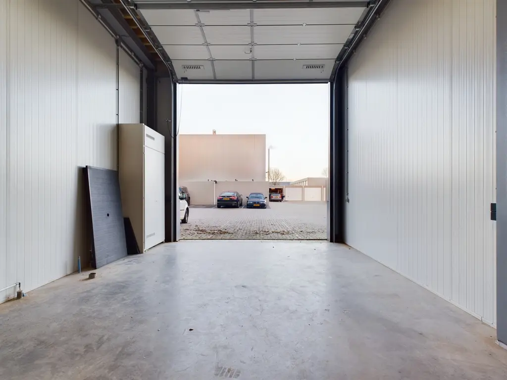 Volta 8 35, Middelharnis