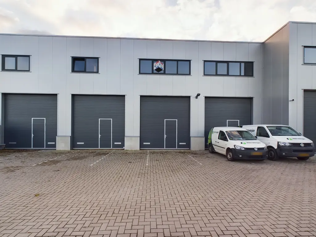 Volta 8 35, Middelharnis