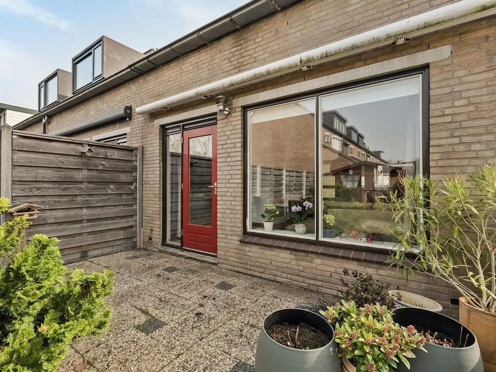 Lijster 1, HOOGVLIET ROTTERDAM