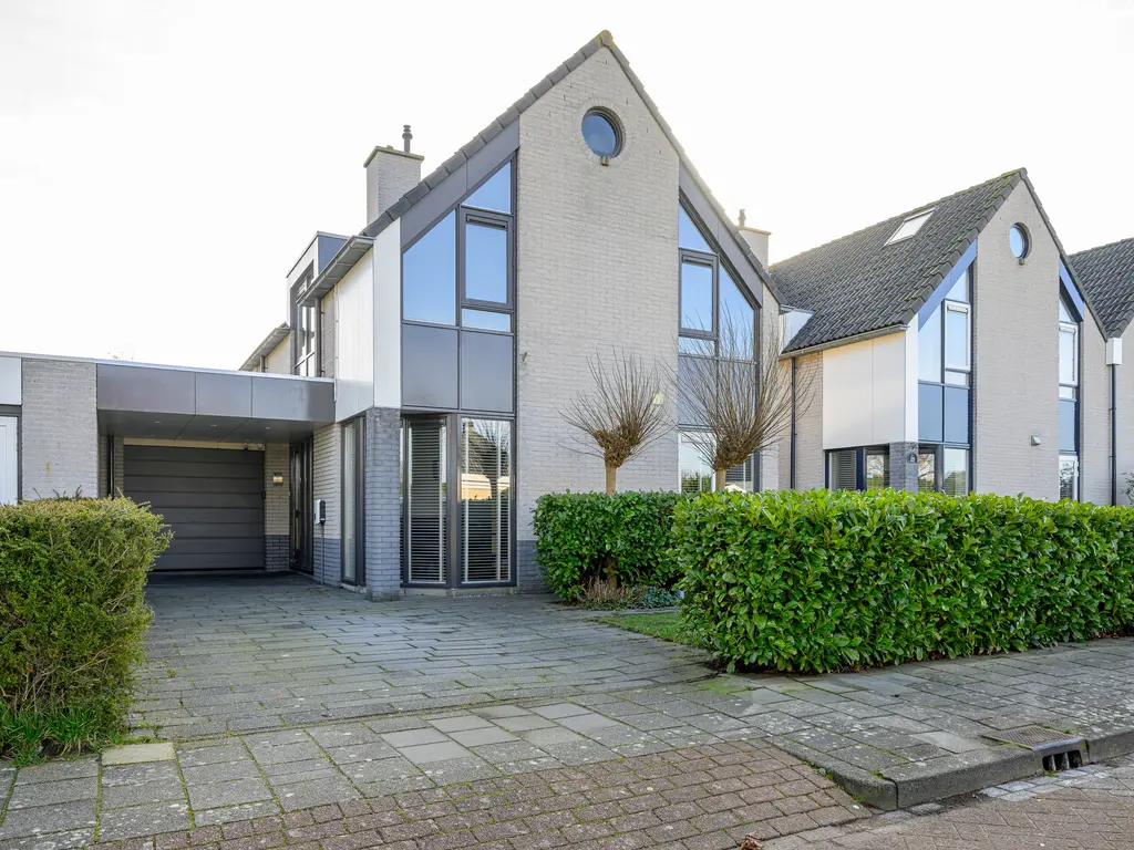 Zwarte Dolfijn 27, HEERHUGOWAARD