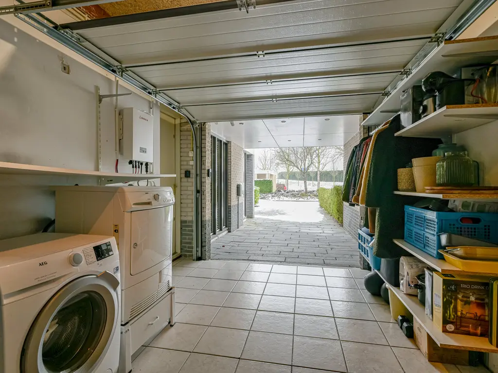 Zwarte Dolfijn 27, HEERHUGOWAARD