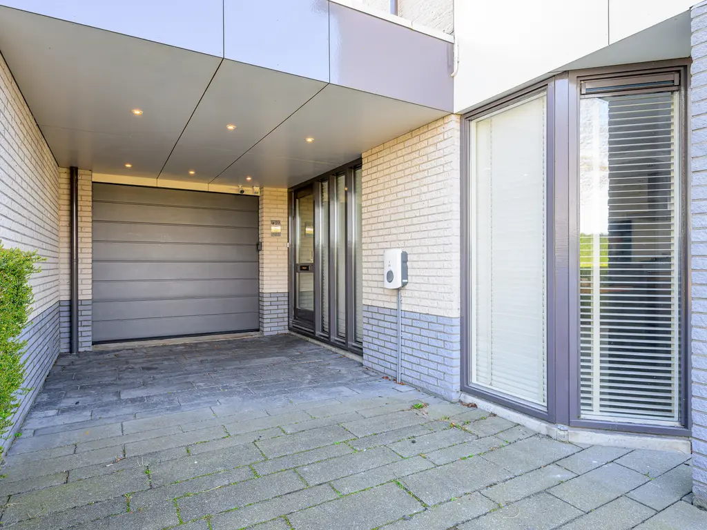 Zwarte Dolfijn 27, HEERHUGOWAARD