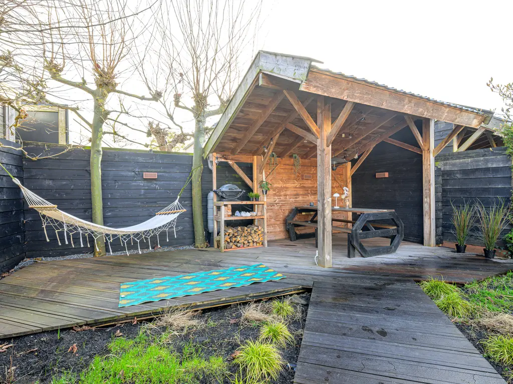 Zwarte Dolfijn 27, HEERHUGOWAARD
