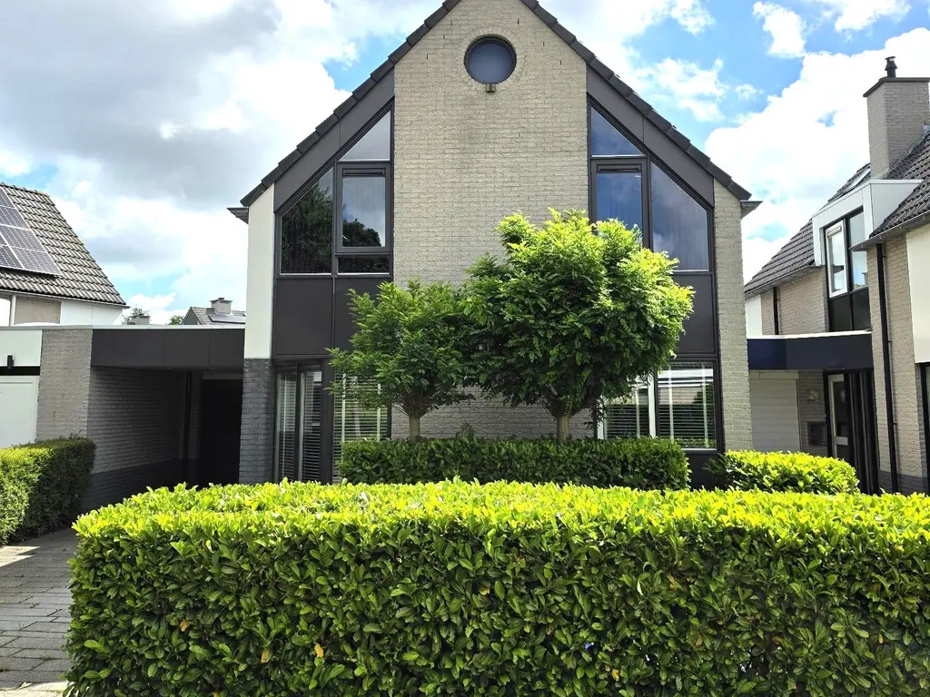 Zwarte Dolfijn 27, HEERHUGOWAARD