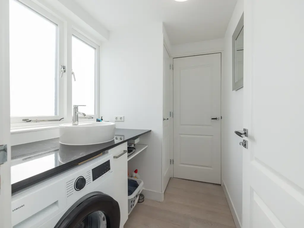 Zuiddijk 75A, ZAANDAM