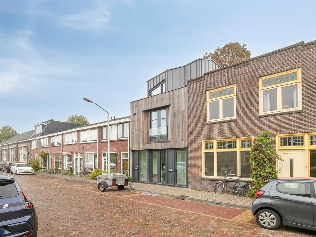 Pioenstraat 12B, Leiden