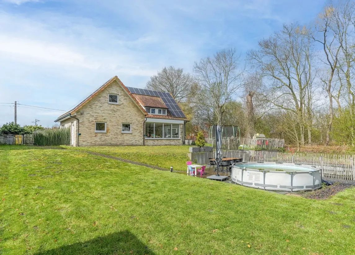 Steenweg op Ravels 305