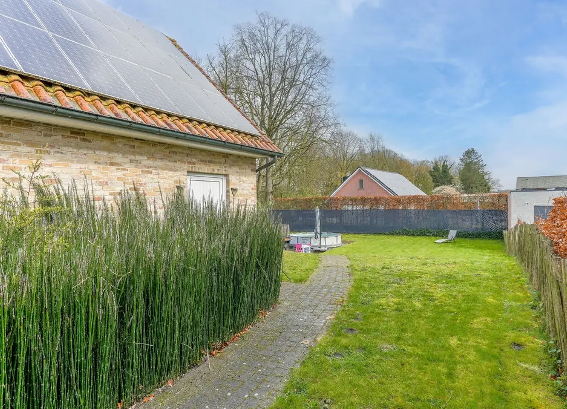 Steenweg op Ravels 305