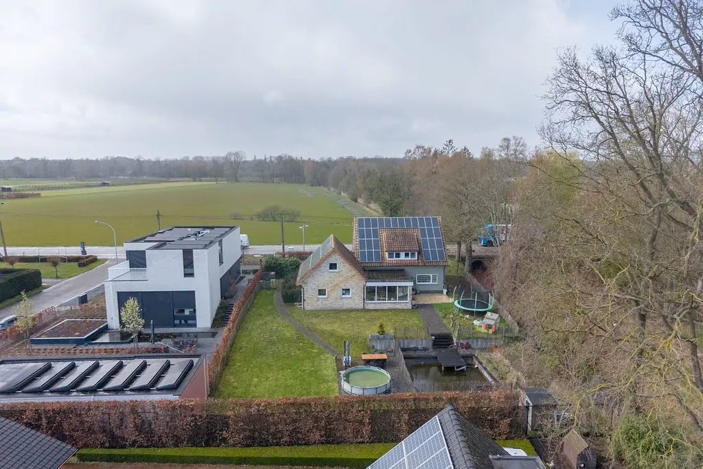 Steenweg op Ravels 305  