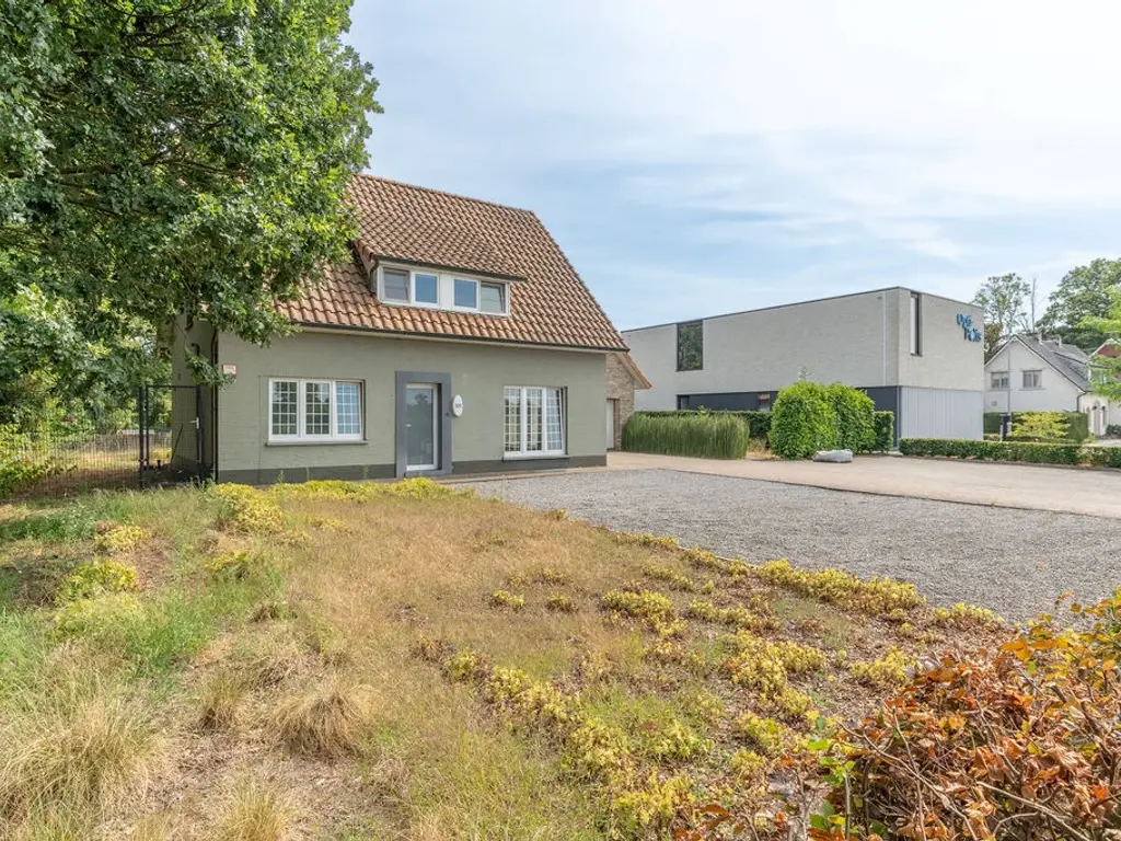 Steenweg op Ravels 305  , Oud-Turnhout