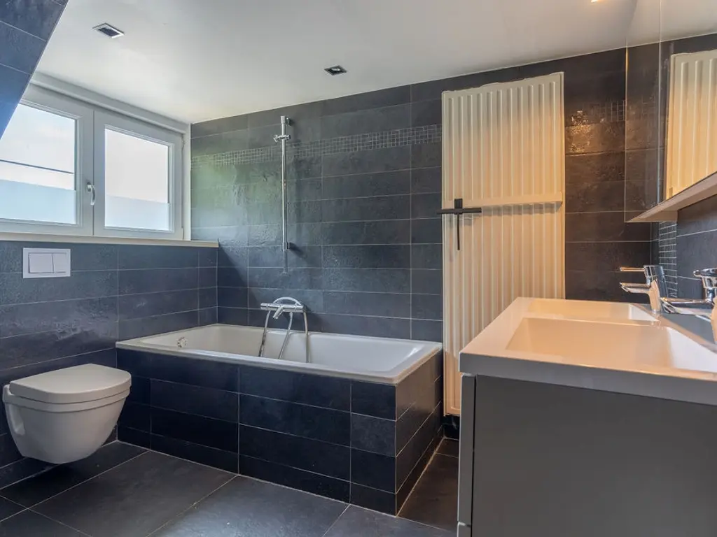 Steenweg op Ravels 305  , Oud-Turnhout