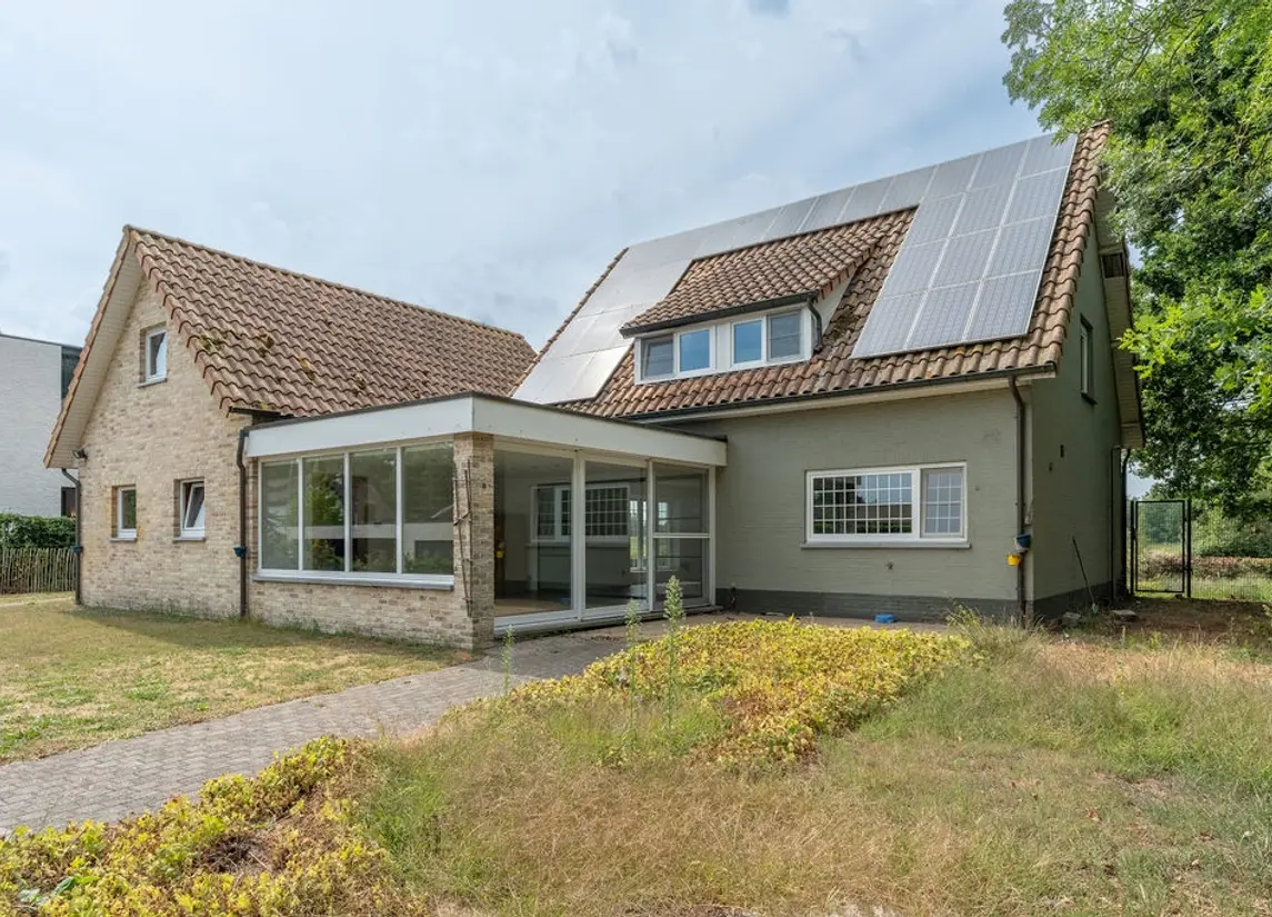 Steenweg op Ravels 305