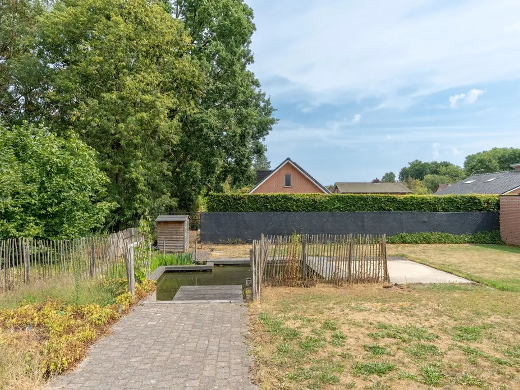 Steenweg op Ravels 305  , Oud-Turnhout