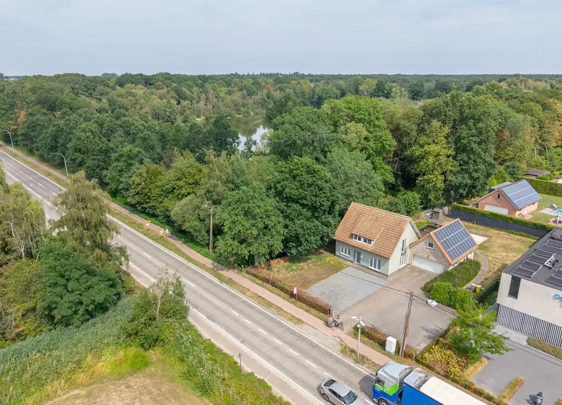 Steenweg op Ravels 305