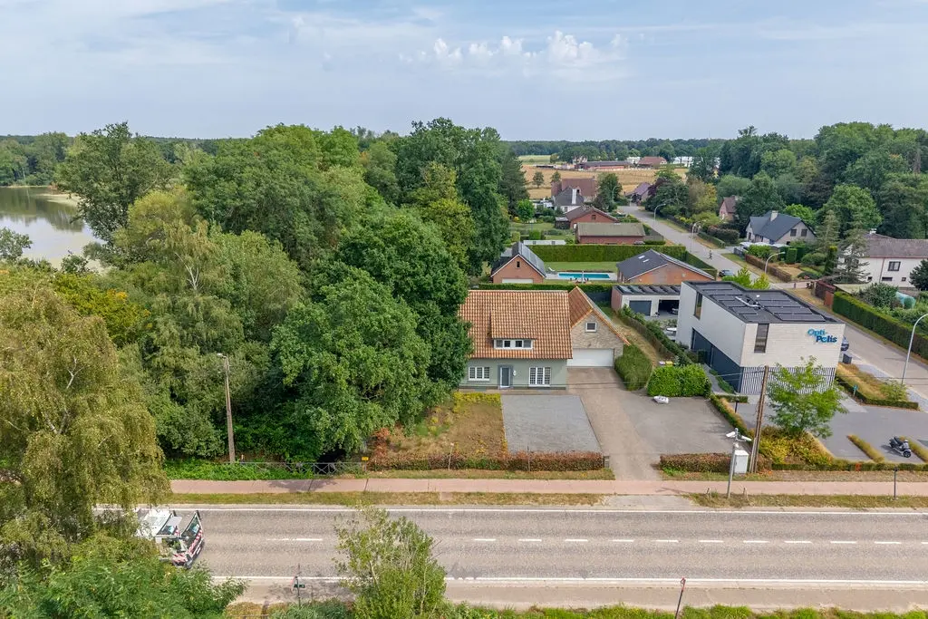 Steenweg op Ravels 305  
