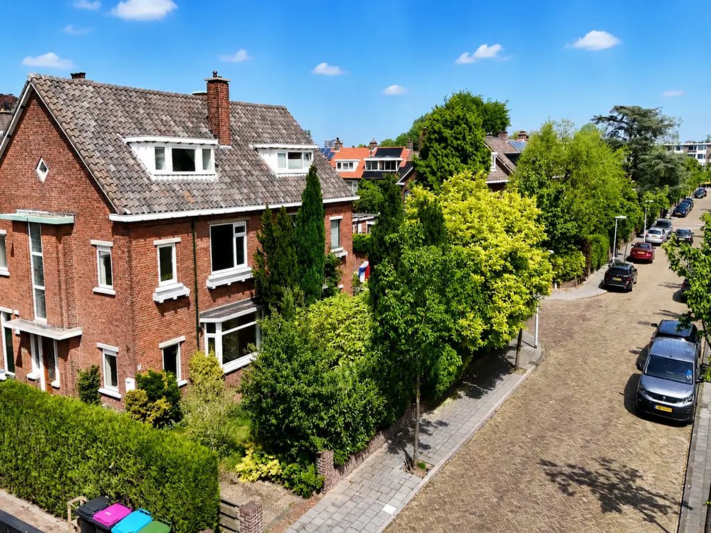 Koningin Emmalaan 38, Leidschendam
