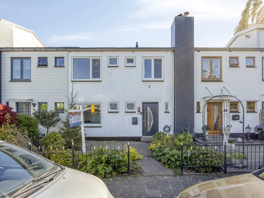 Menadostraat 43, VLAARDINGEN
