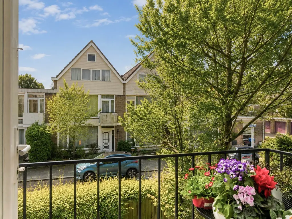 Debussystraat 39, Leiden
