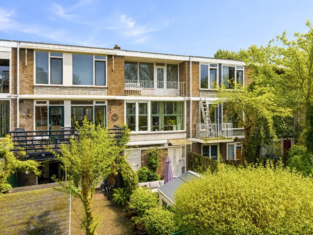 Debussystraat 39, Leiden