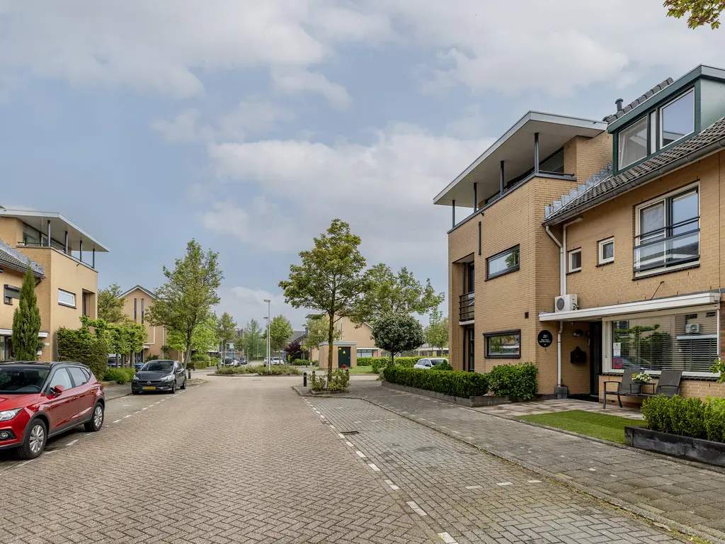Van Eesterenveld 20, BARENDRECHT