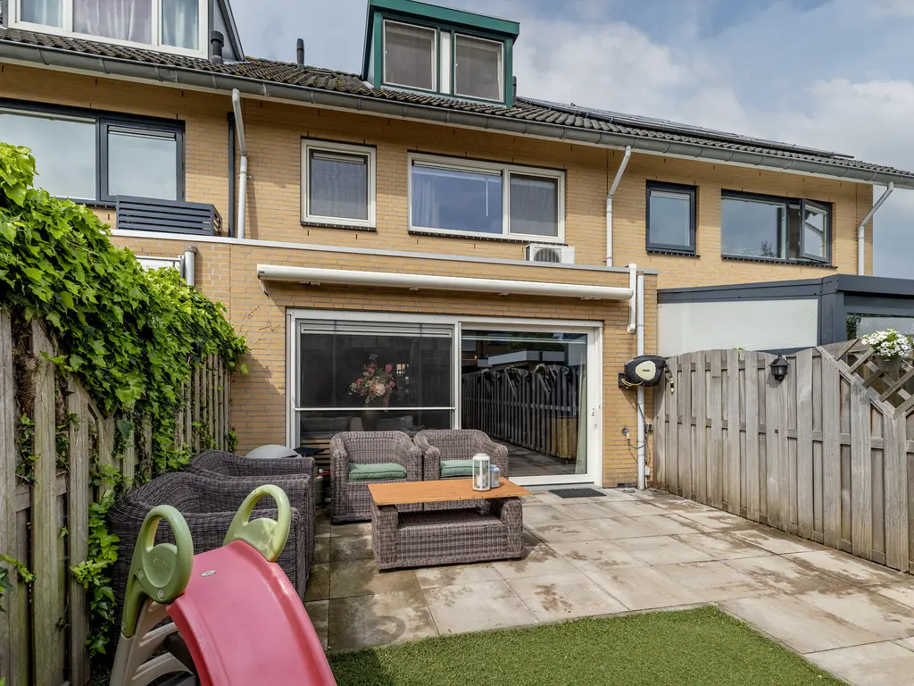 Van Eesterenveld 20, BARENDRECHT