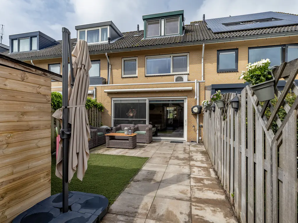 Van Eesterenveld 20, BARENDRECHT