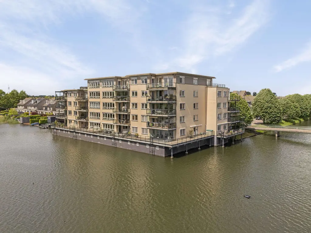Kroon 20, RHOON