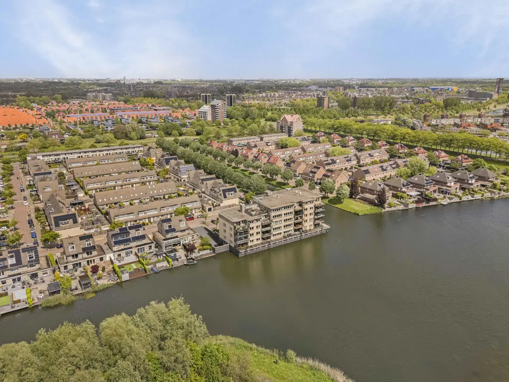 Kroon 20, RHOON
