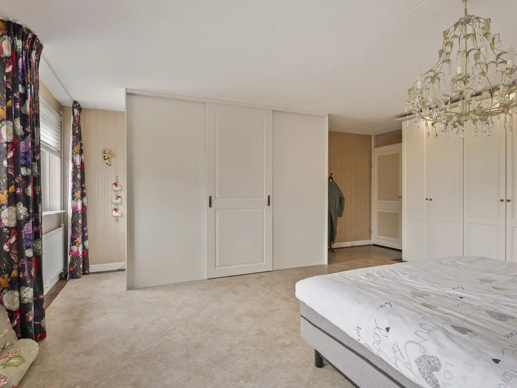 Kroon 20, RHOON