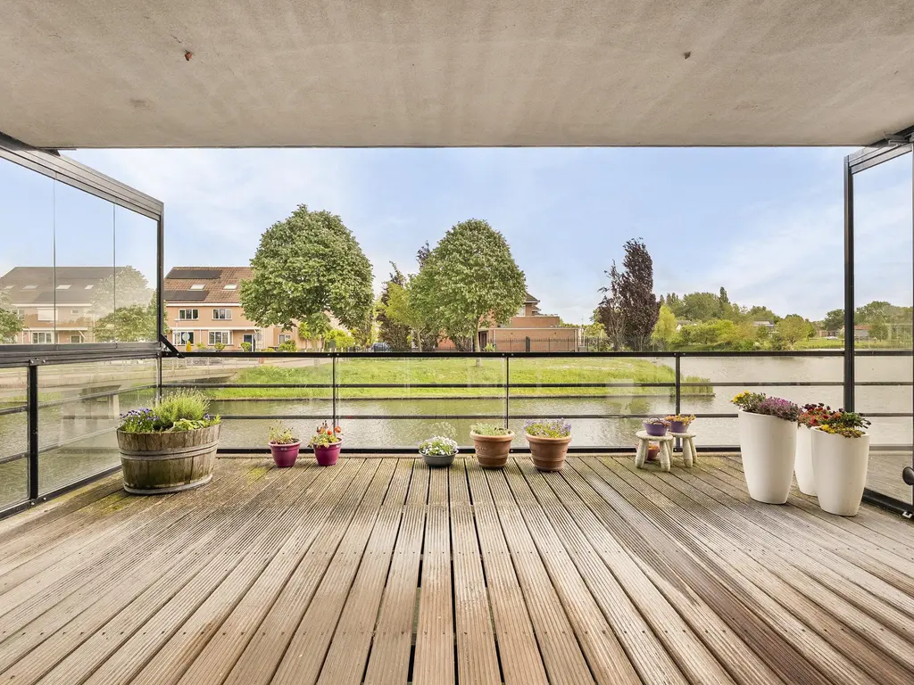Kroon 20, RHOON