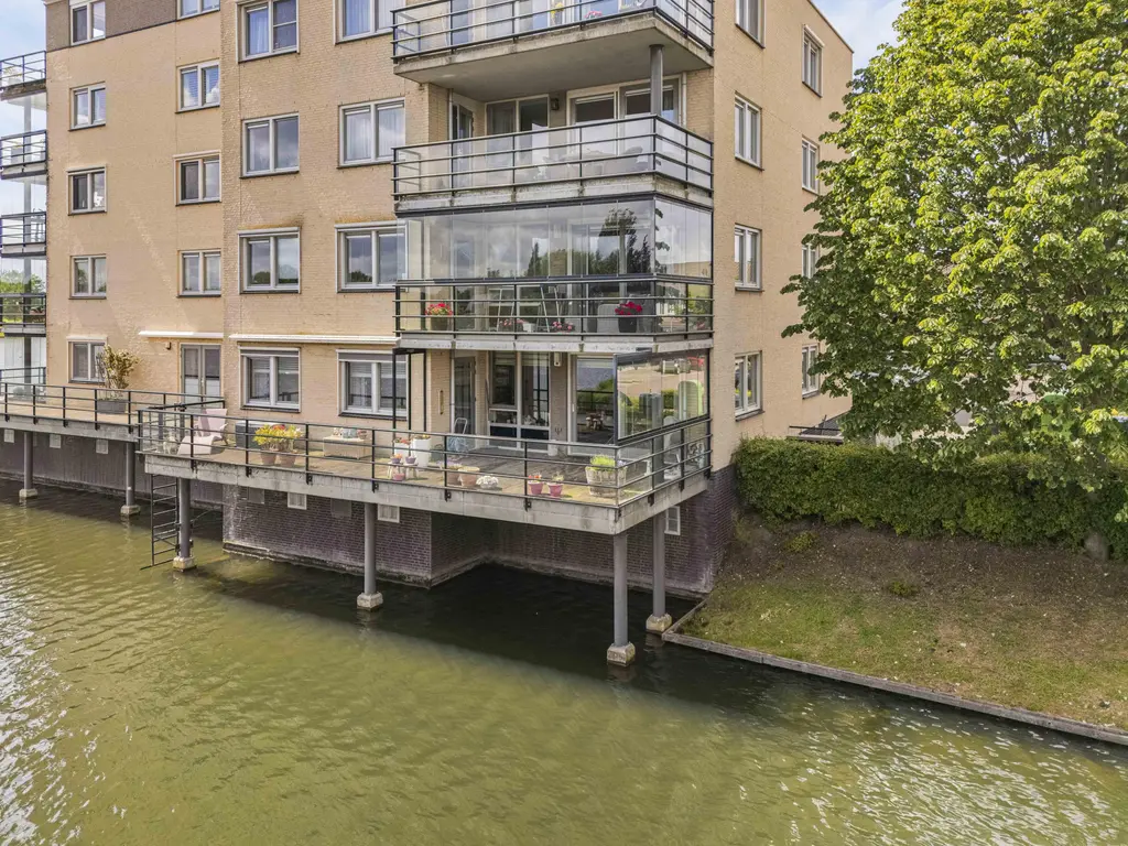 Kroon 20, RHOON