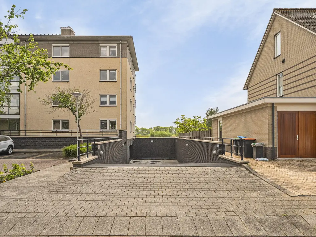 Kroon 20, RHOON