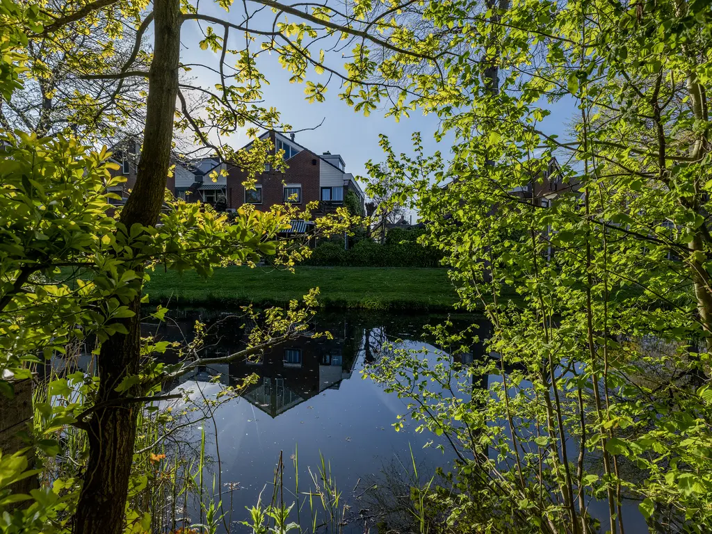 Karveel 10, BARENDRECHT