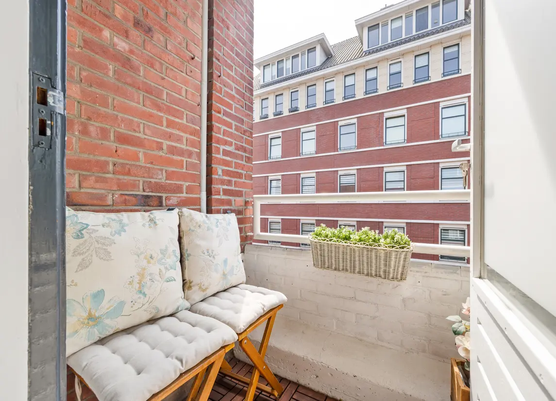 Damstraat 28