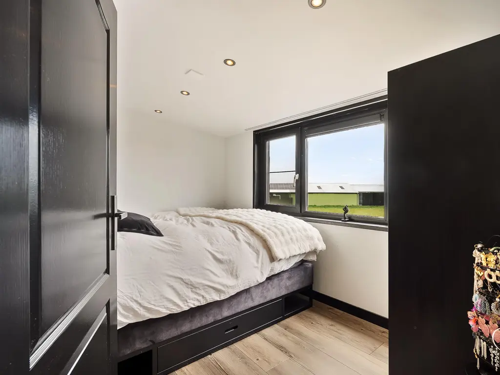 Lindtsedijk 275, ZWIJNDRECHT