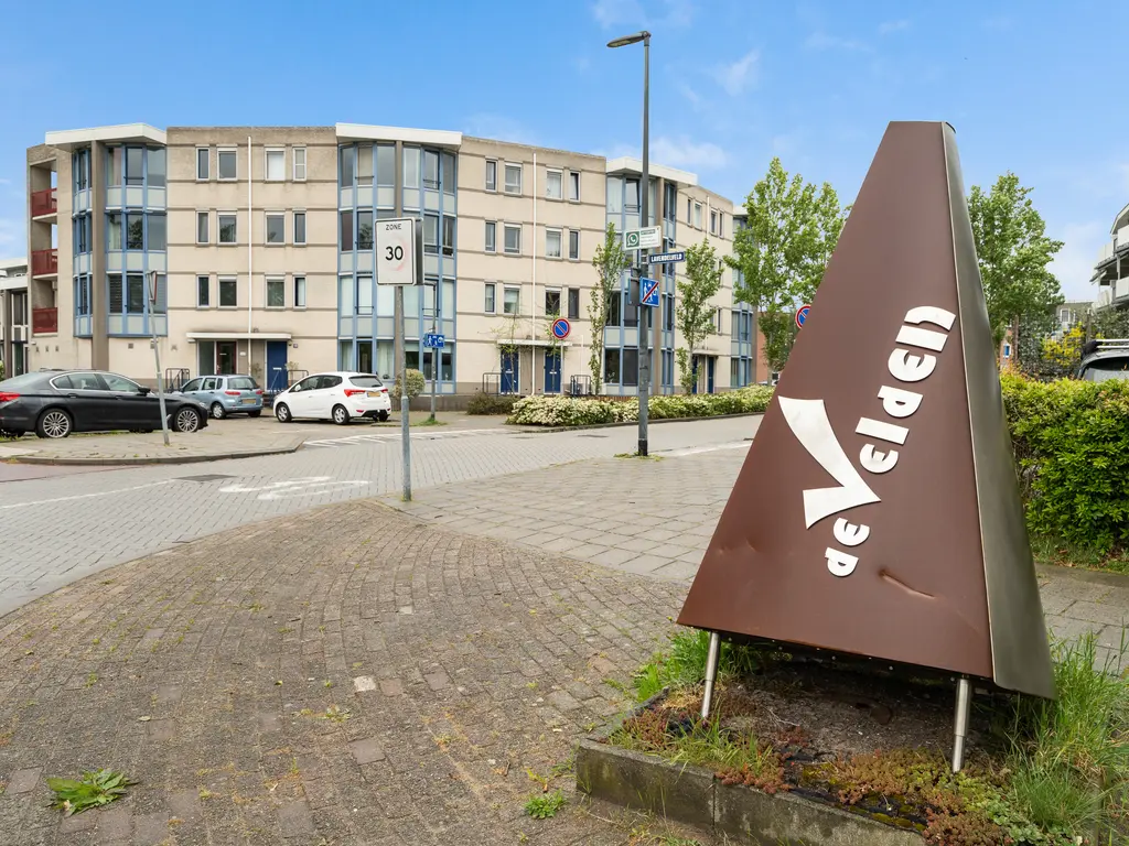 De Velden 220, SCHIEDAM