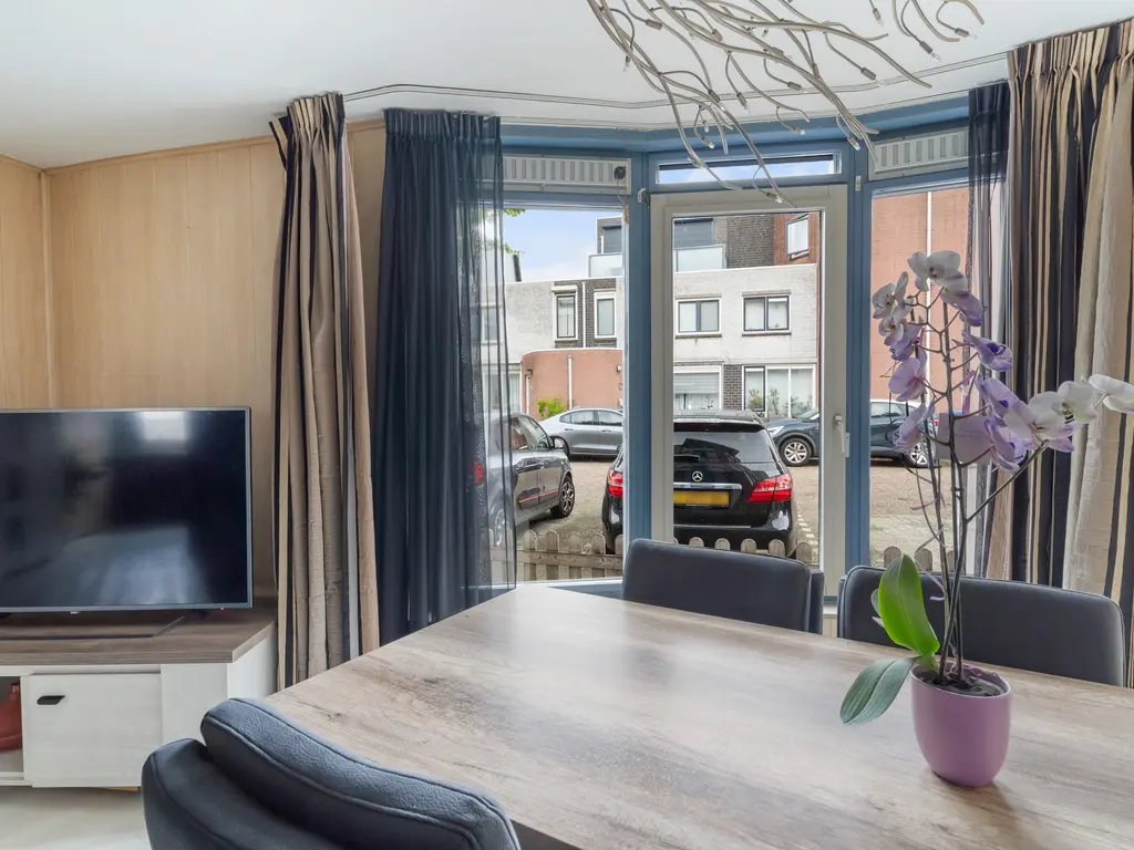 De Velden 220, SCHIEDAM