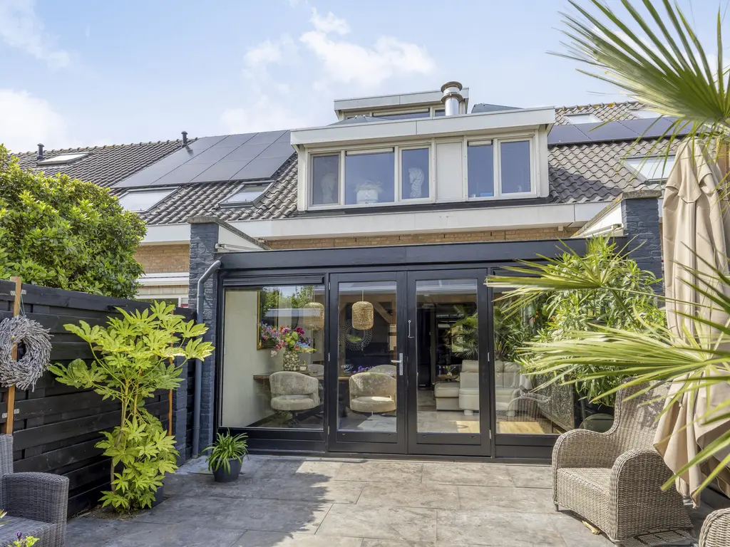 Oudlaan 28, NAALDWIJK